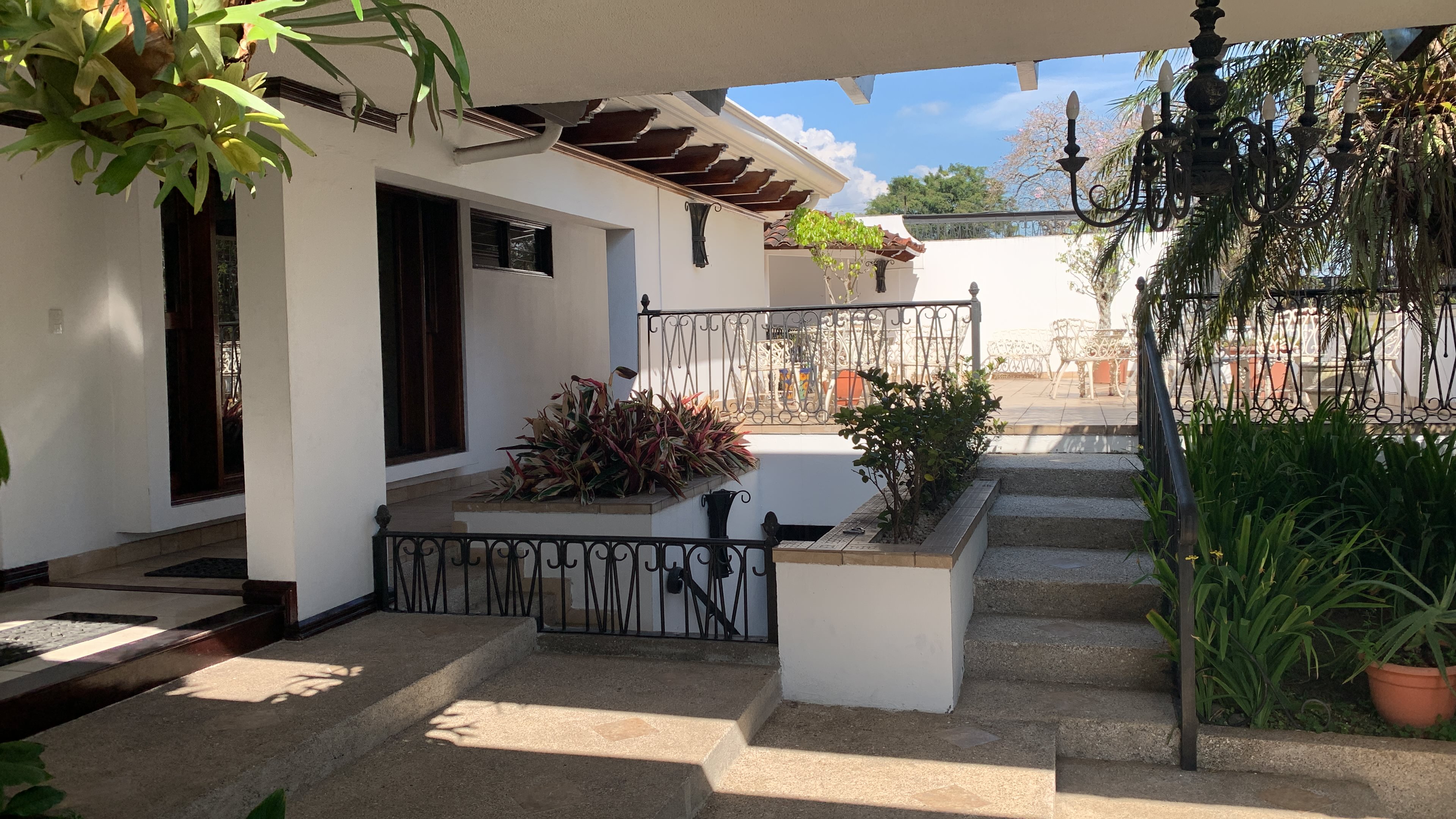 commercial use house for sale in san pedro view 030.jpg