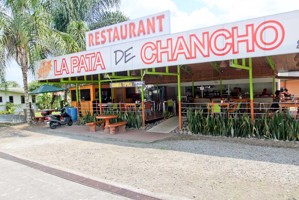 la pata de chancho facade 2.jpg