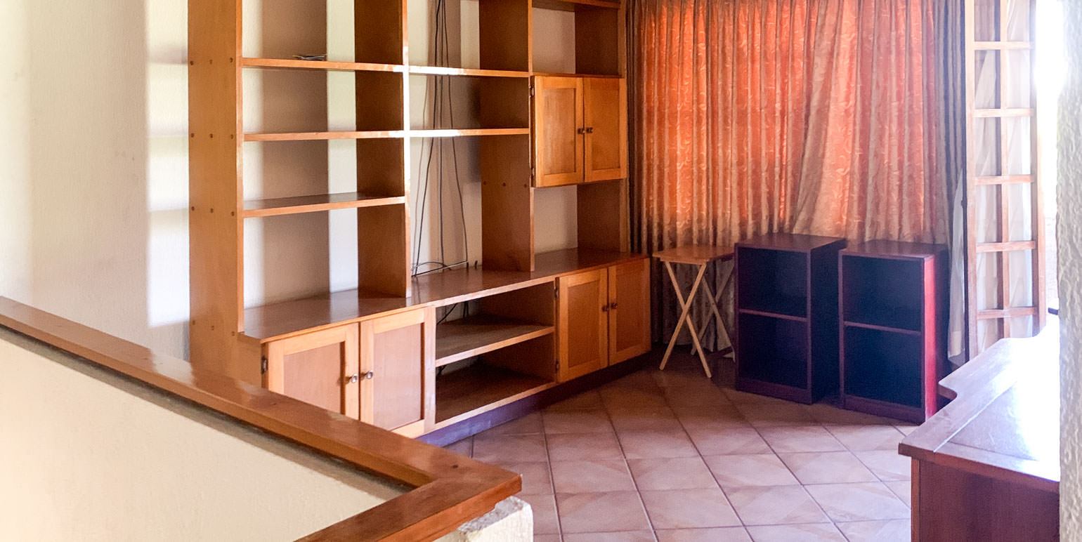 commercially zoned house for sale in sabana view 013.jpg