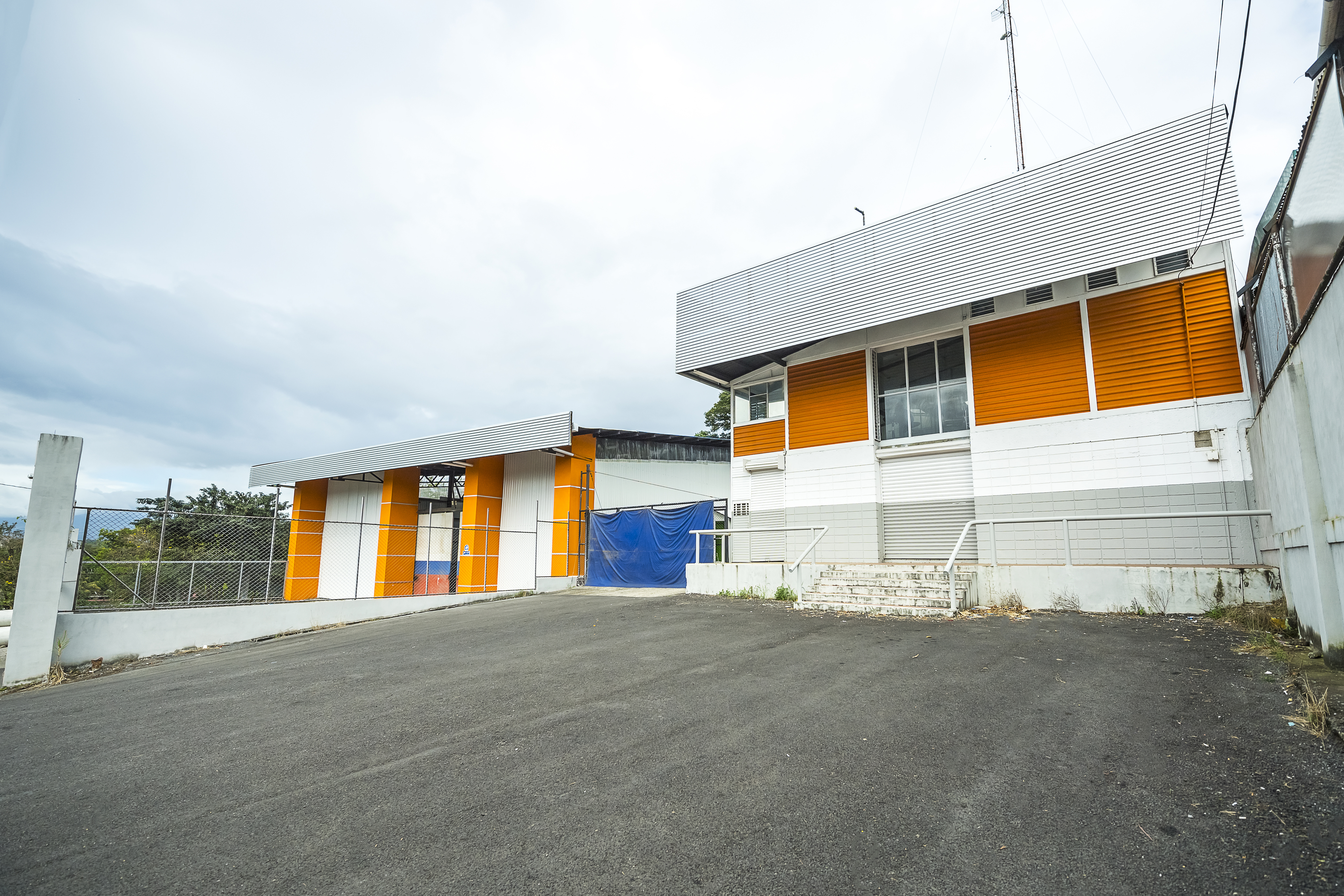 commercial warehouse for sale in ciudad colon view 002.jpg