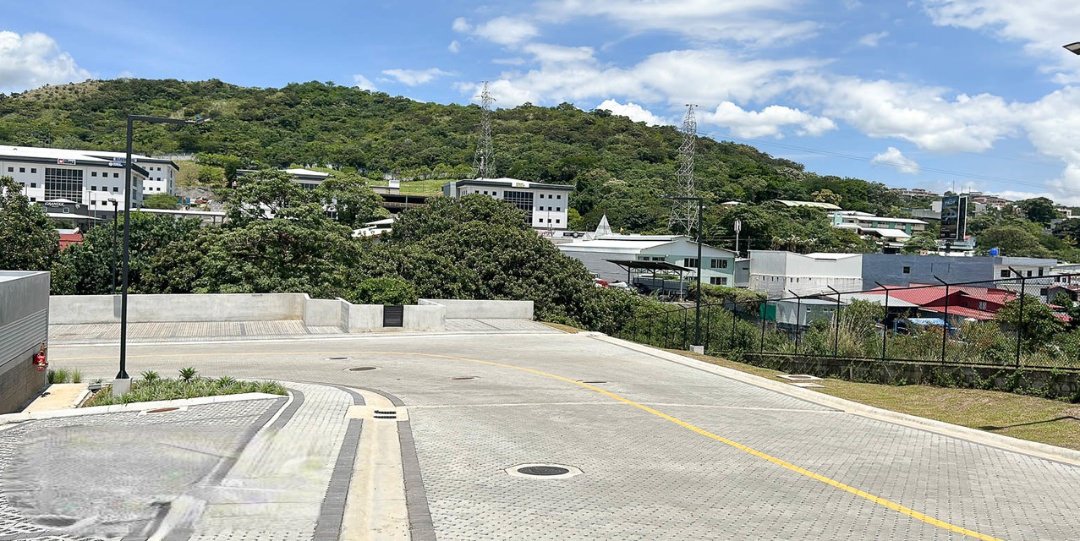 mixed used space in escazu view 012.jpg