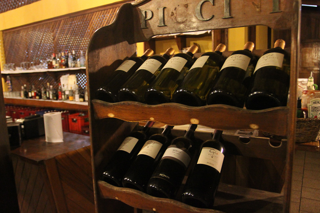 sobre las olas wine rack 3.jpg