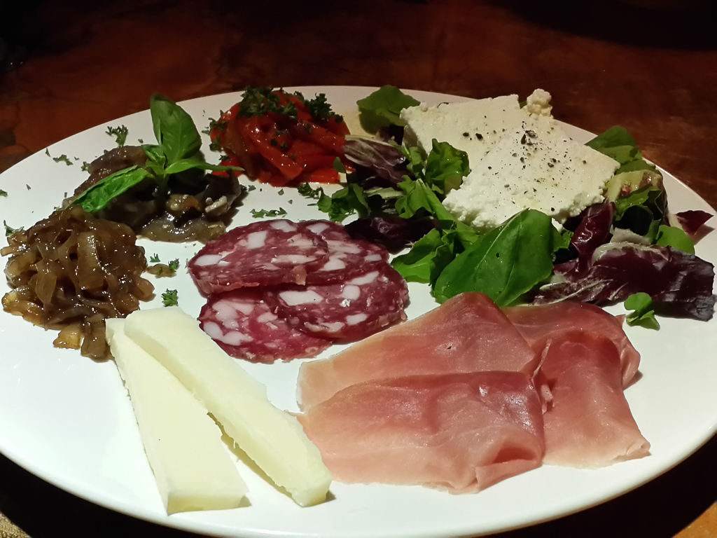 mixed italian plate tierra y fuego 4.jpg