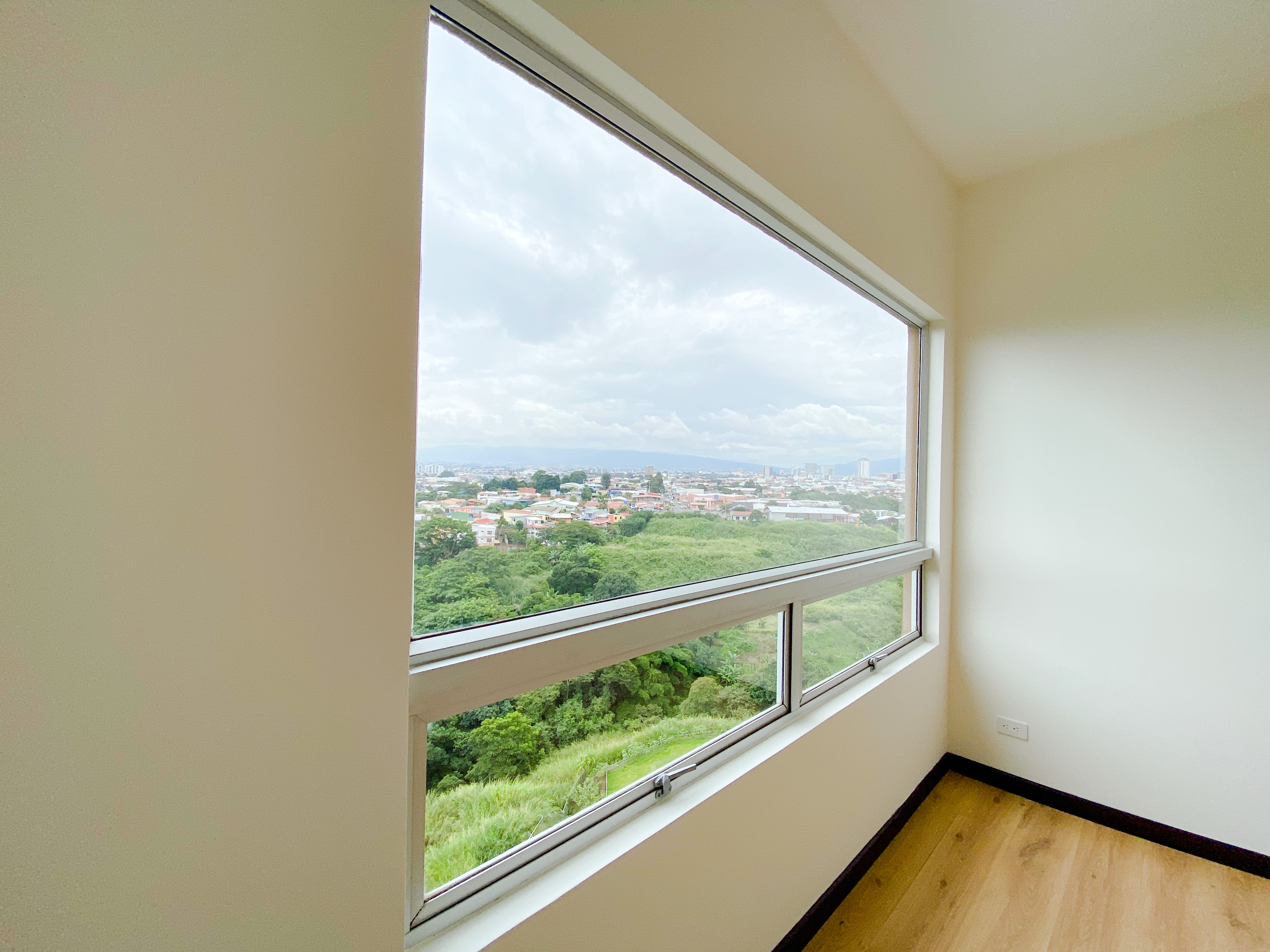 two story apartment for sale in a sabana complex view 018.jpg