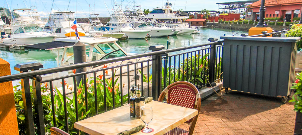 lanterna restaurant patio 1.jpg