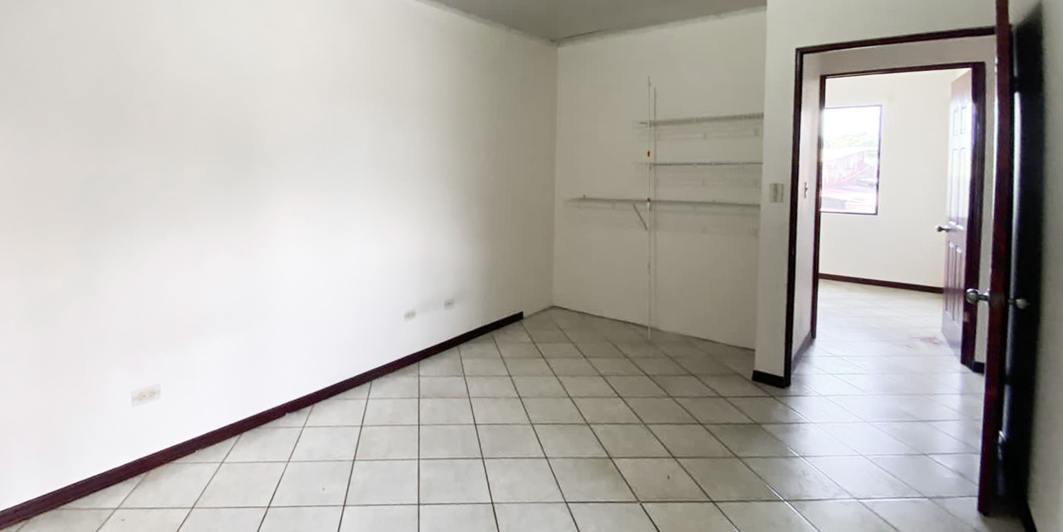 vacant apartment complex investment view 006.jpg