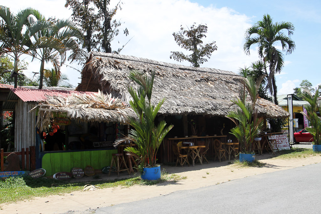 robertos restaurant exterior 6.jpg