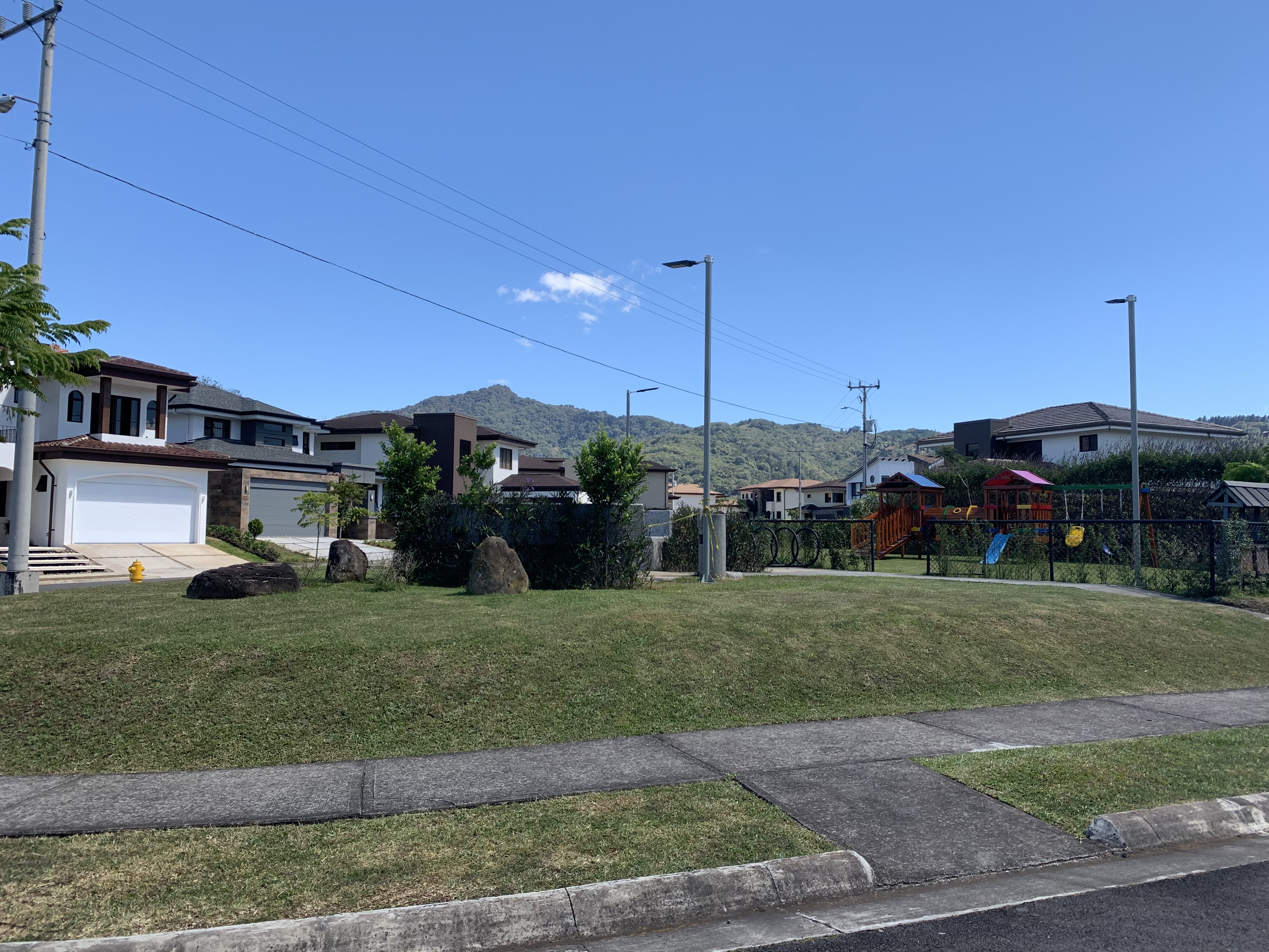 residential lot inside a gated community in curridabat view 015.jpg