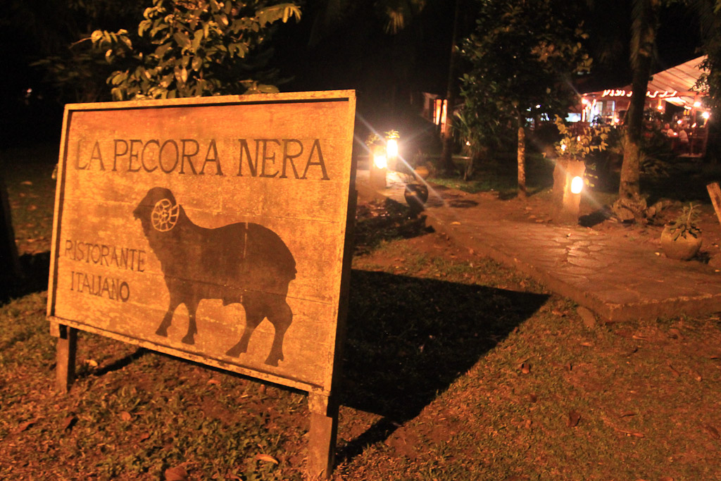 pecora nera sign 10.jpg