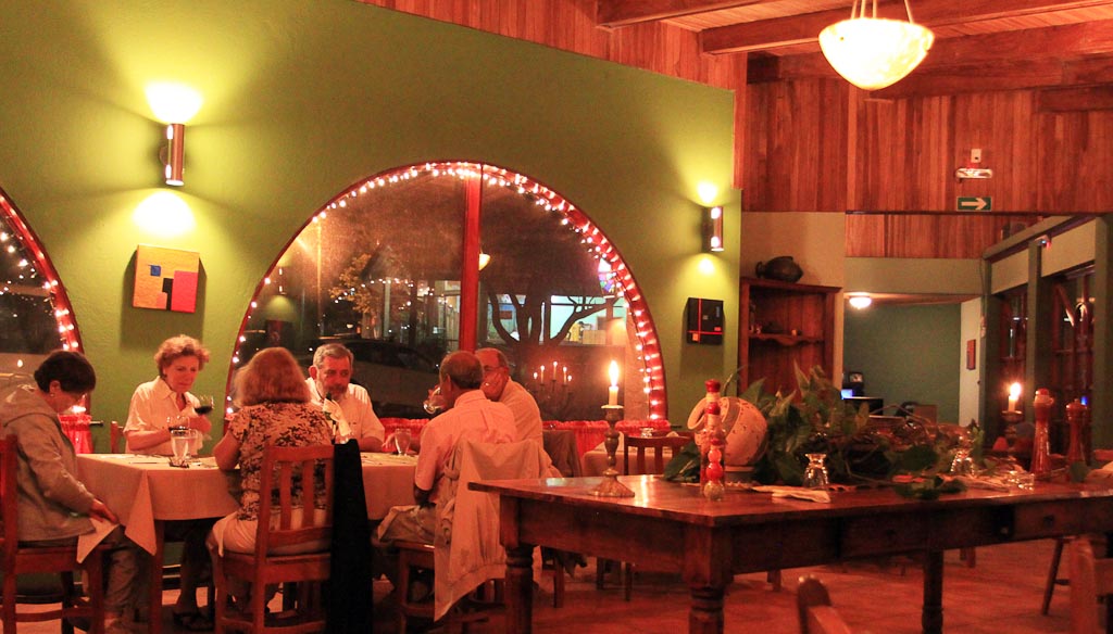 sofia dining room 4.jpg