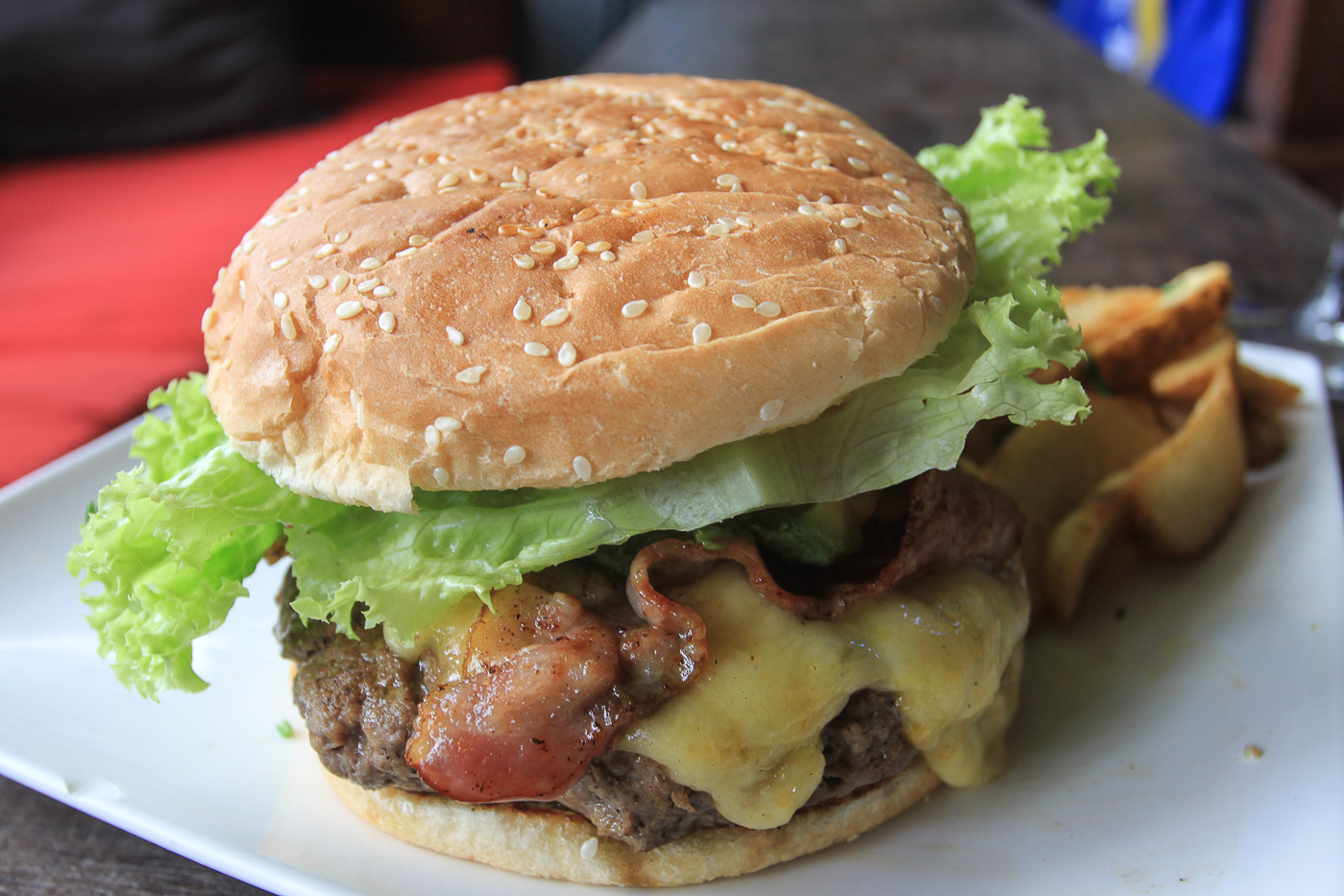 Burger Nativo Sports Bar