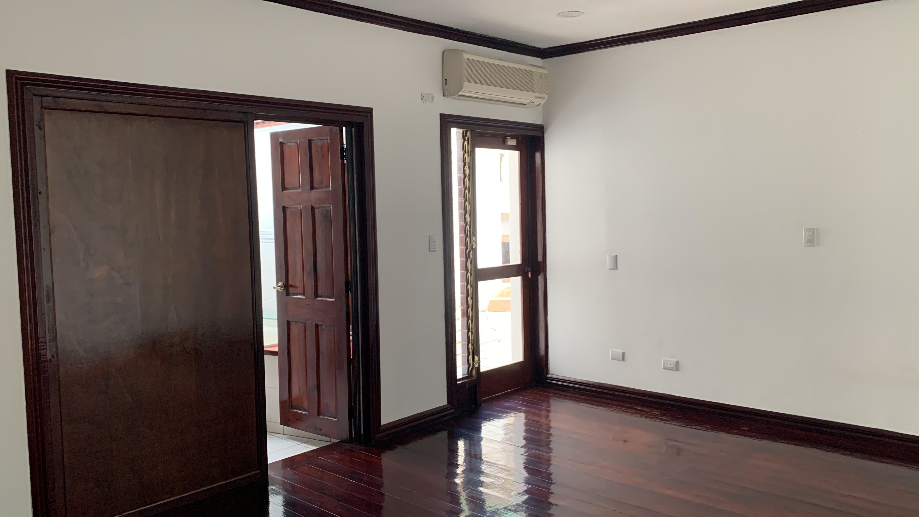 commercial use house for sale in san pedro view 007.jpg