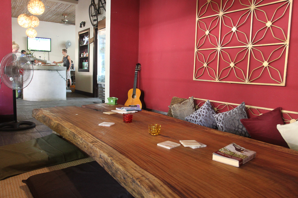 luv burger lounge 7.jpg
