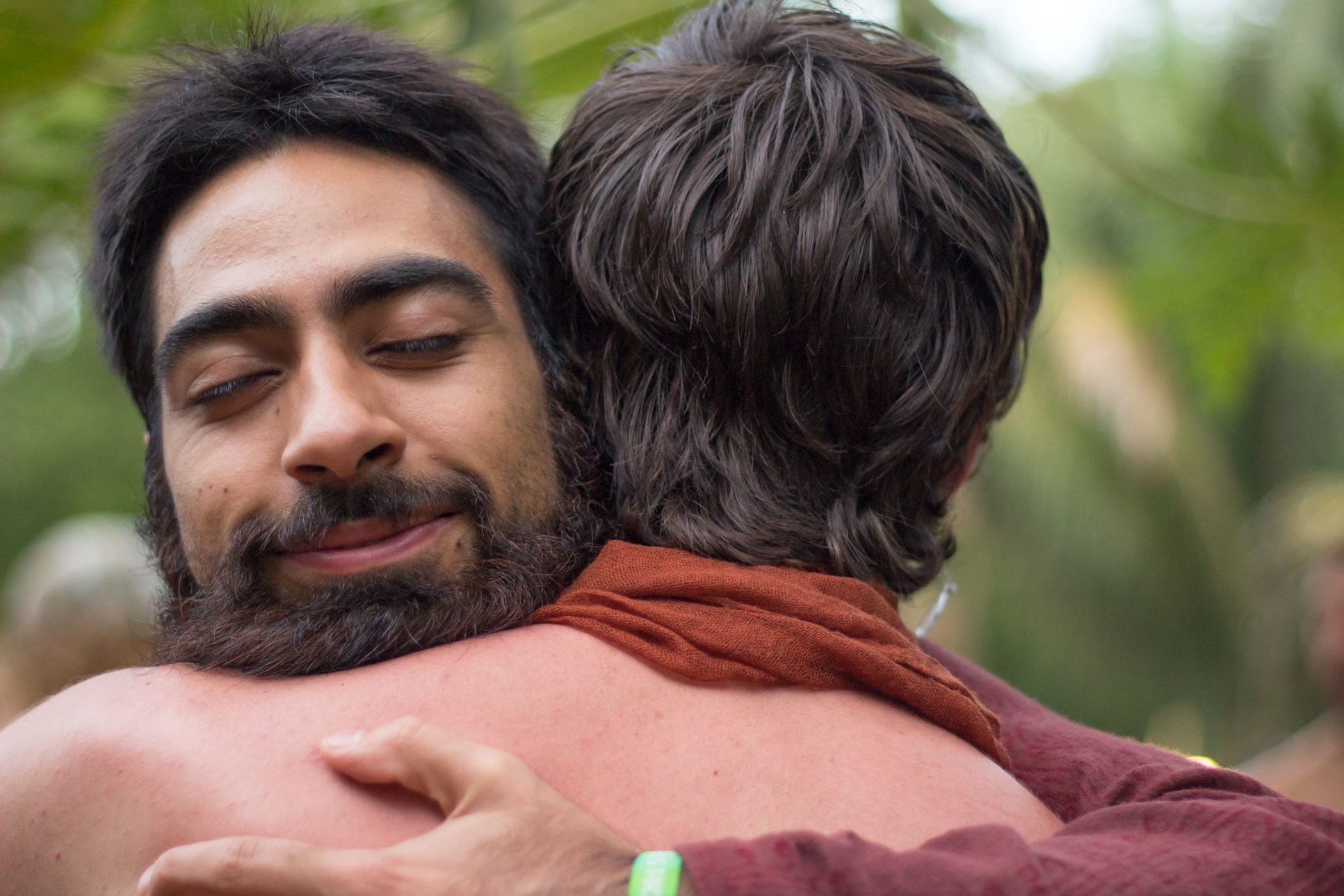 Hugging Envision Festival Costa Rica