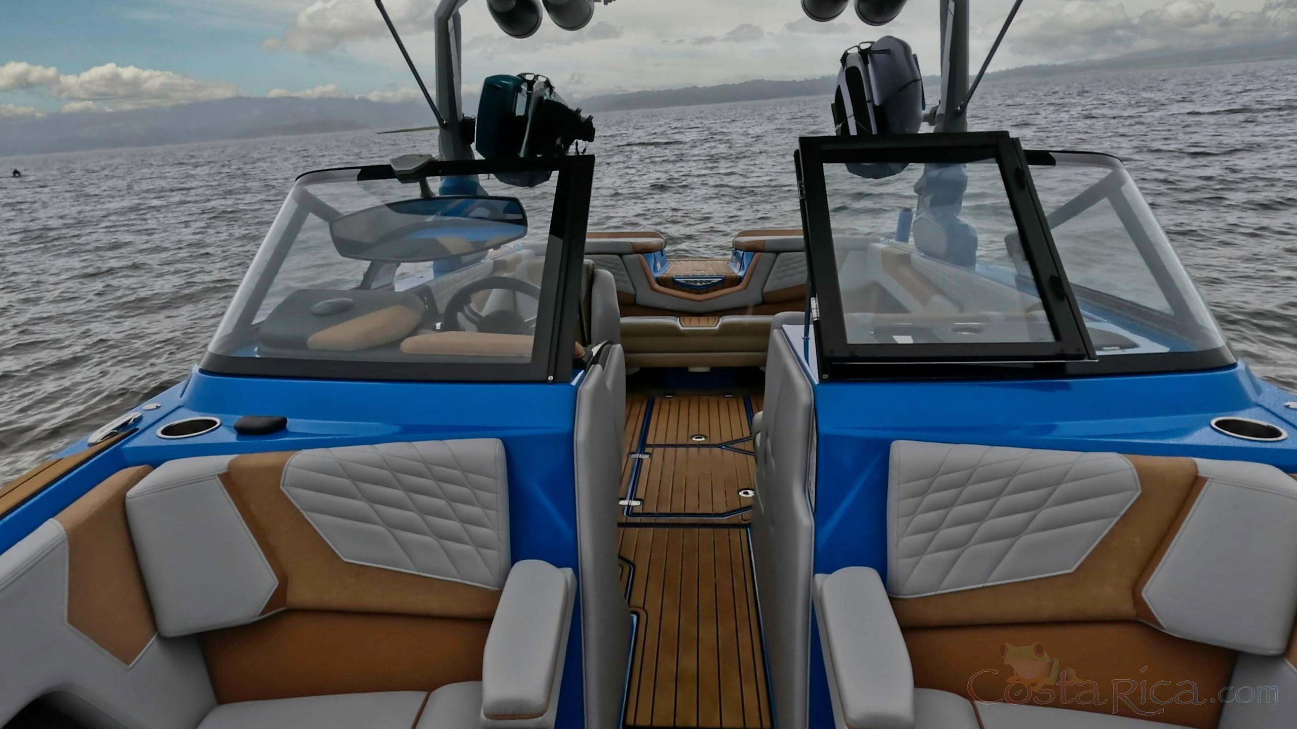 super air nautique g23 arenal captain seat.jpg