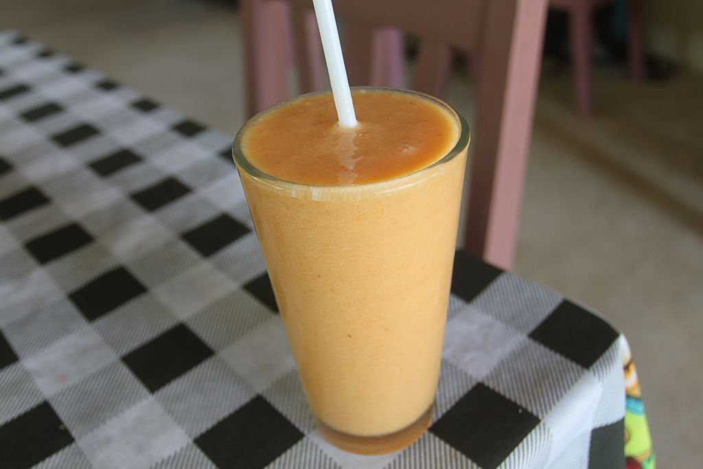 mixed fruit smoothie rosis soda 4.jpg
