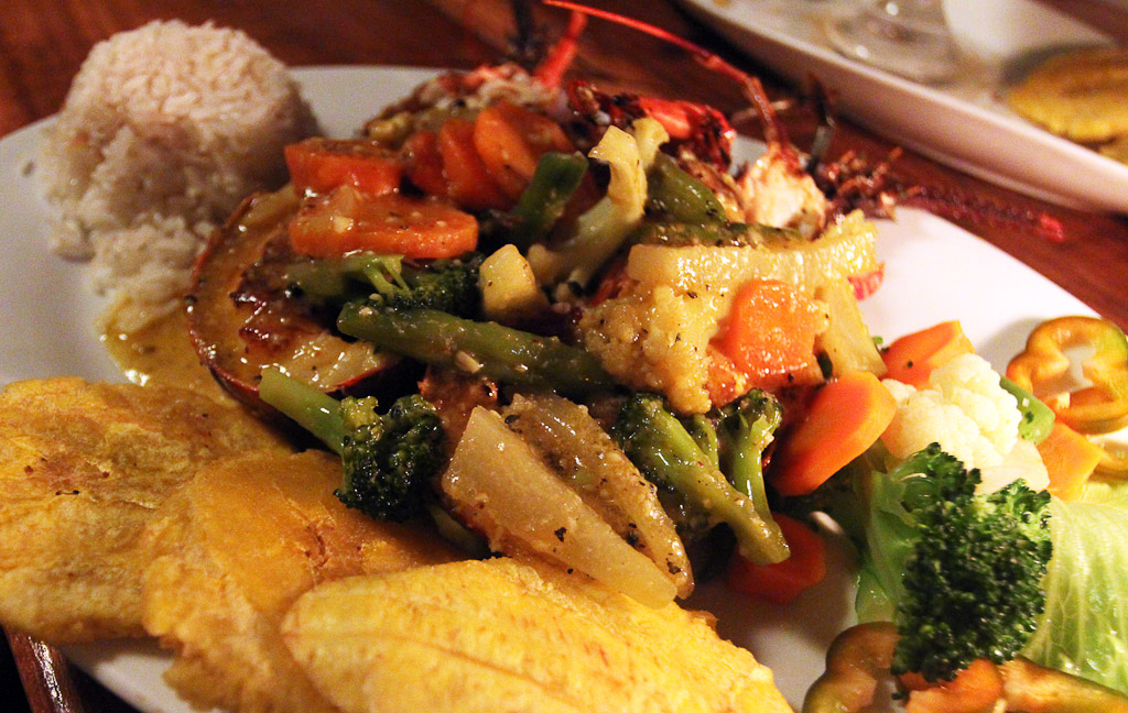 robertos restaurant lobster 2.jpg