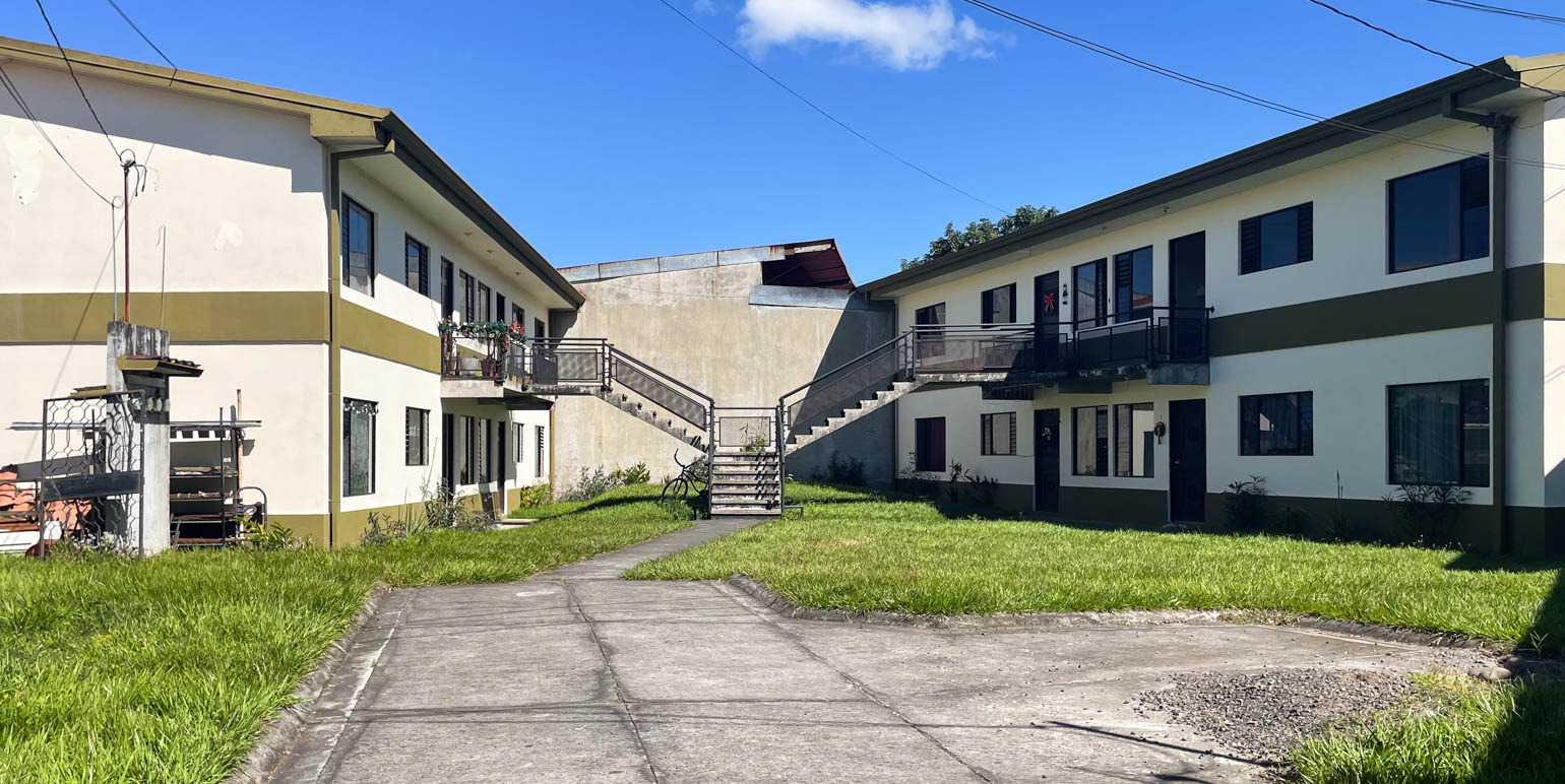 vacant apartment complex investment view 013.jpg