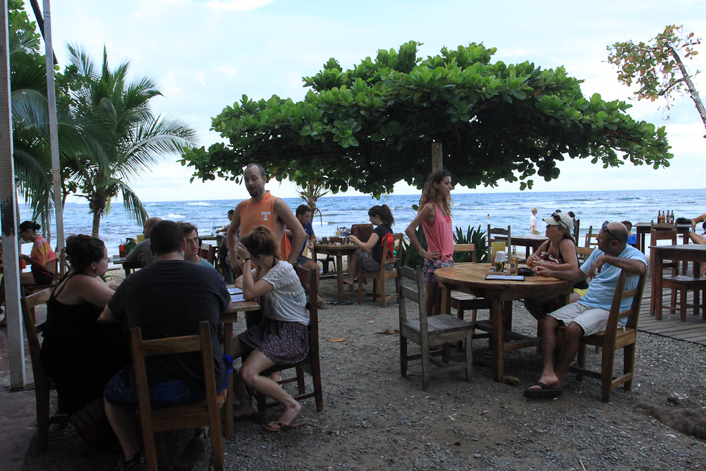 lazy mon patio 5.jpg