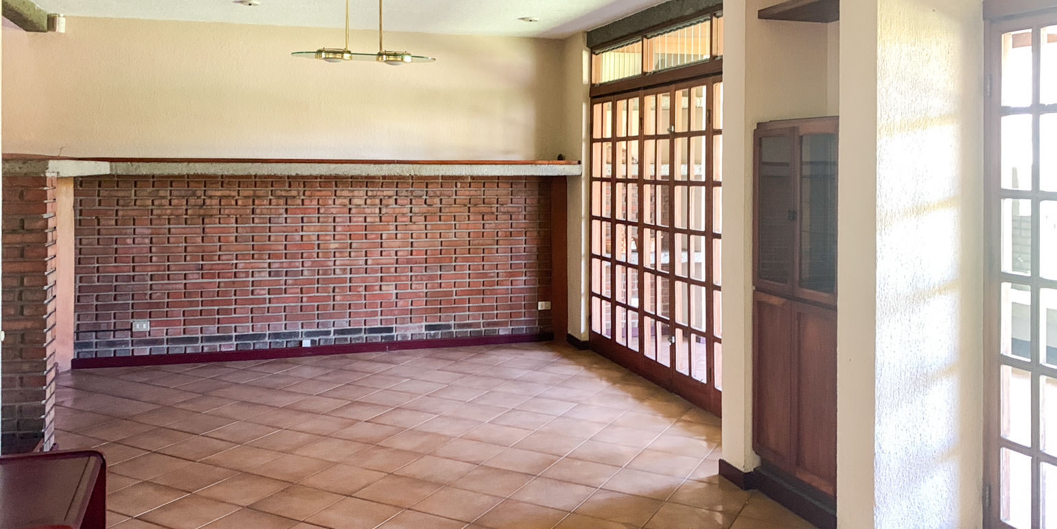 commercially zoned house for sale in sabana view 015.jpg