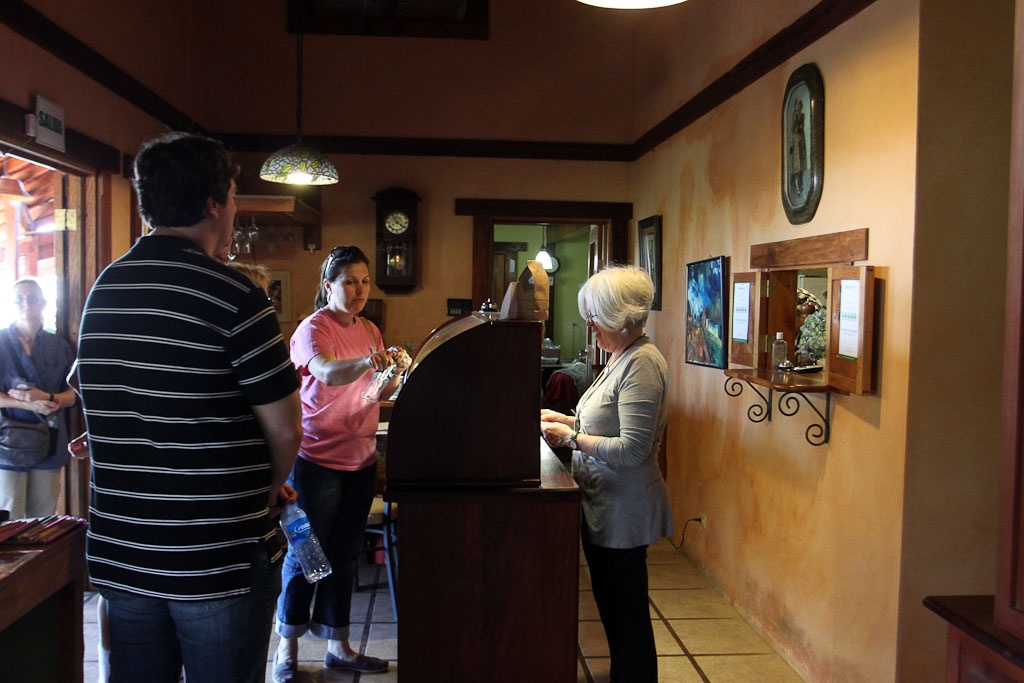 cafe cabure selling chocolate 5.jpg