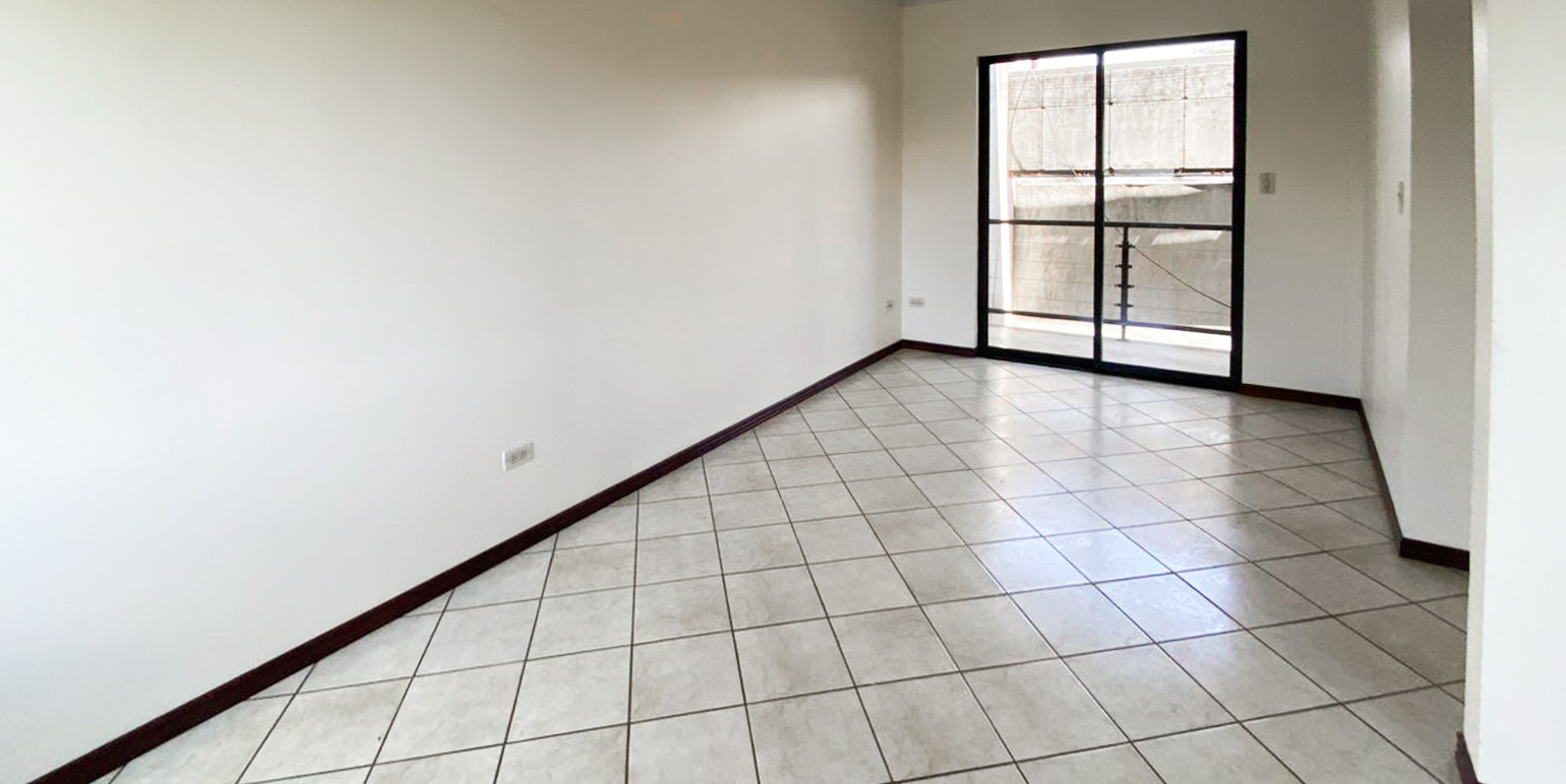 vacant apartment complex investment view 004.jpg