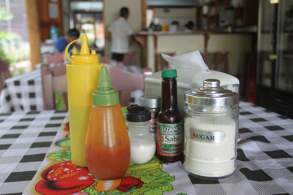 table condiments rosis soda tica 5.jpg