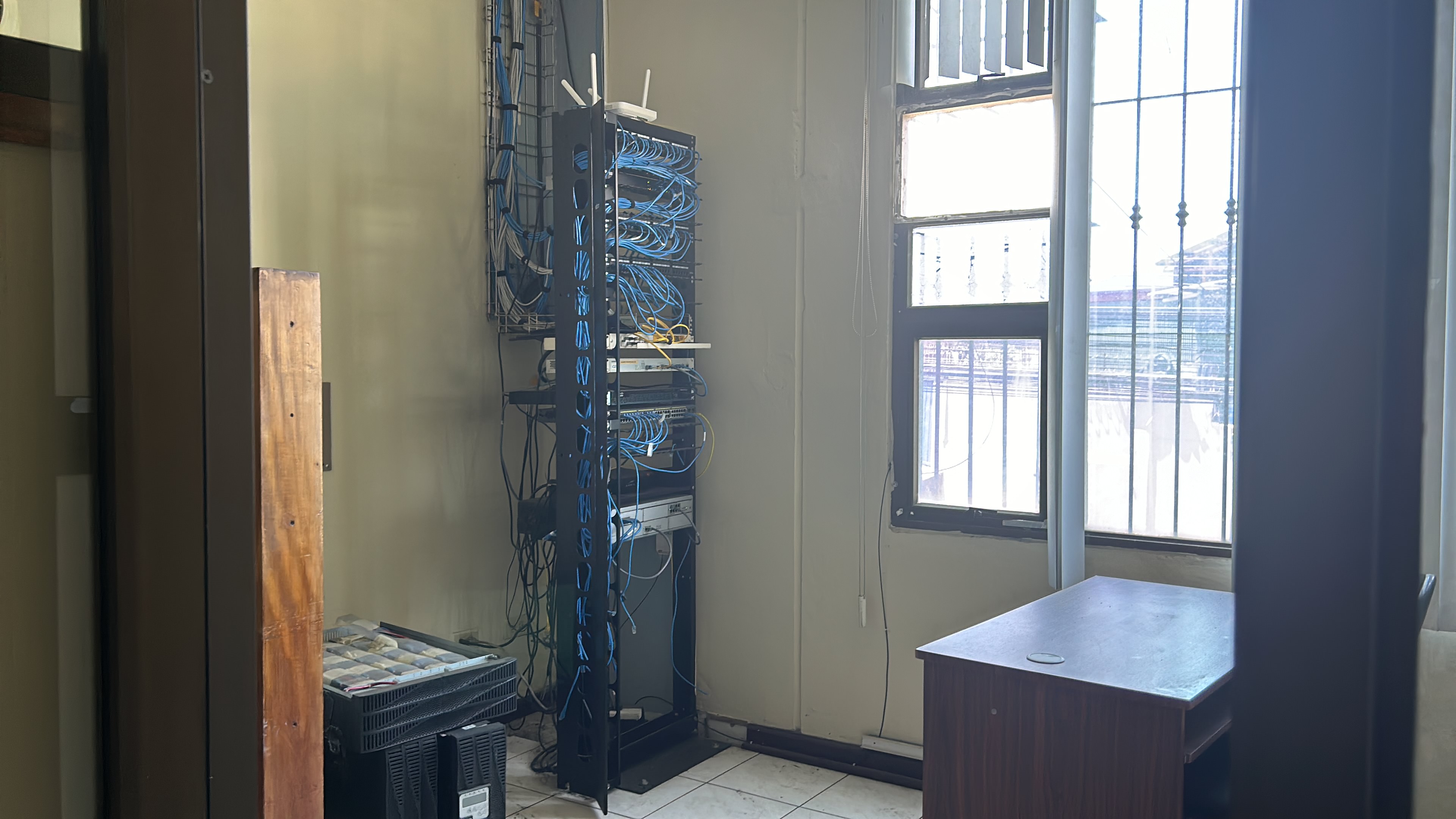 warehouse with ample parking for sale view 030.jpg