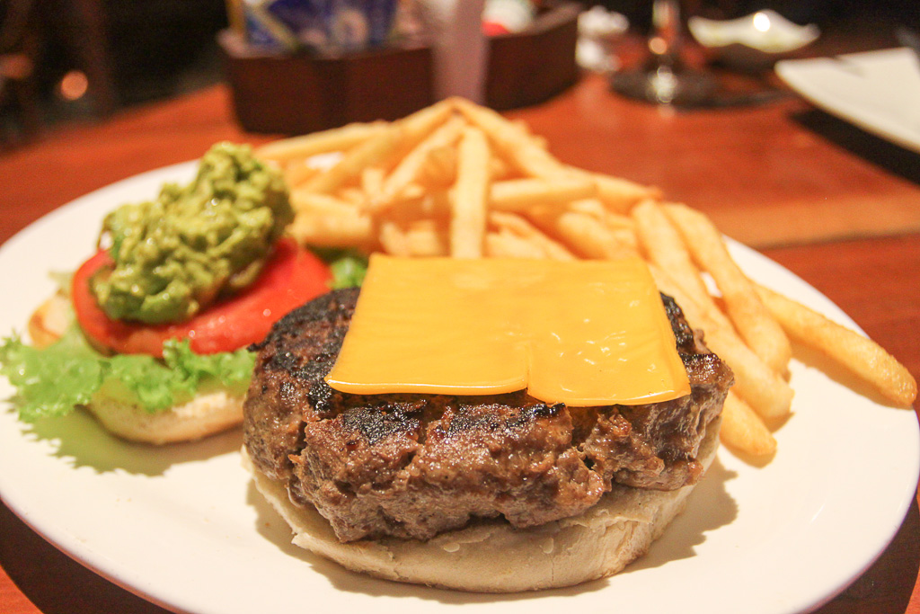bacon burger 2.jpg