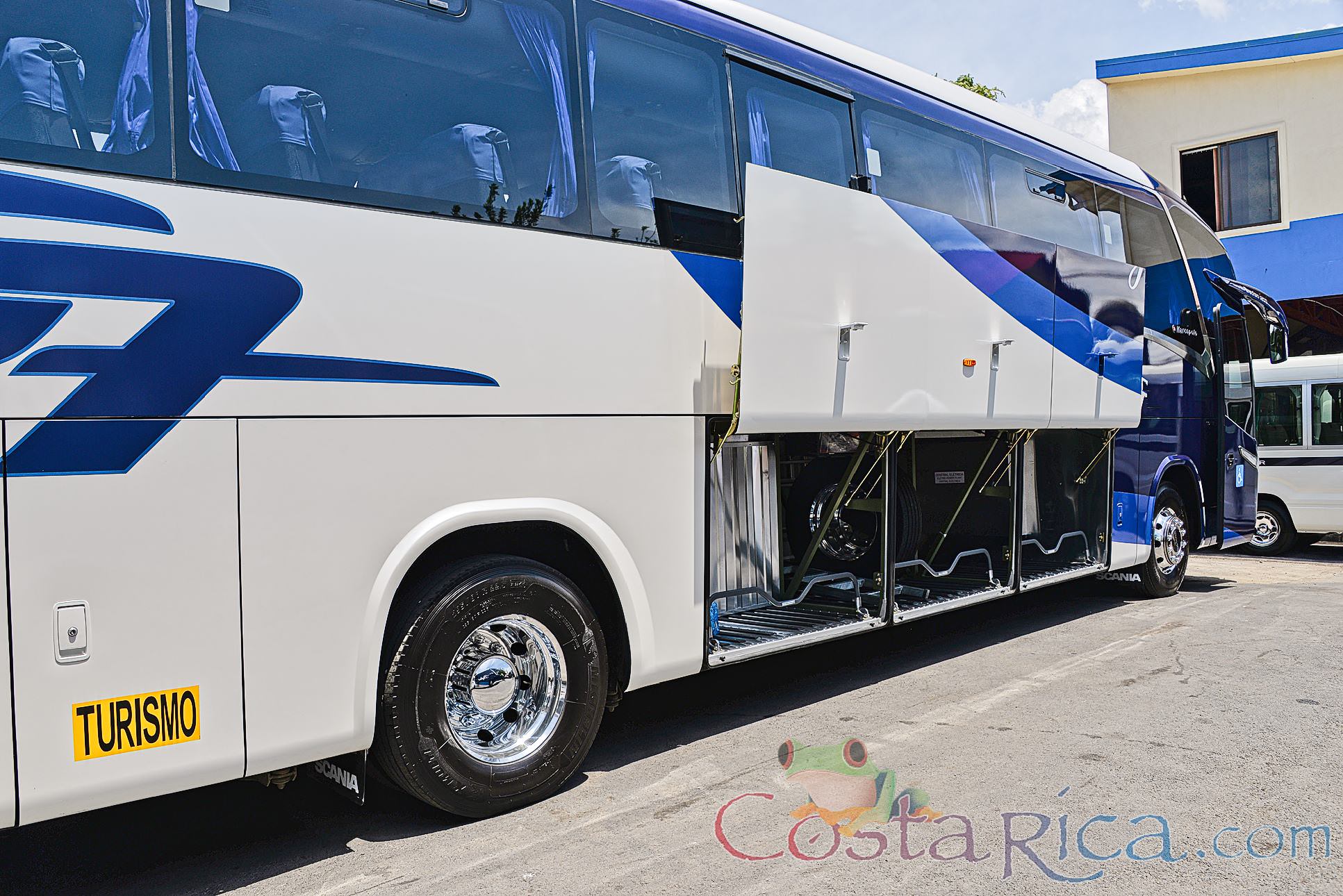 Passenger Coach Lateral View With Luggage Compartment Open
