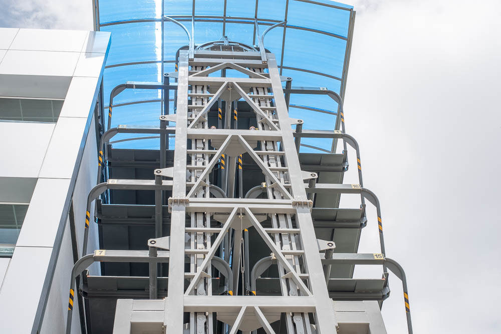 P Smart Parking For  Compact Cars