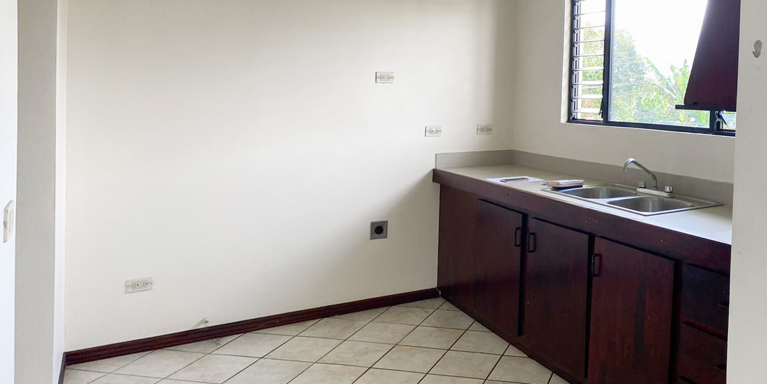 vacant apartment complex investment view 008.jpg