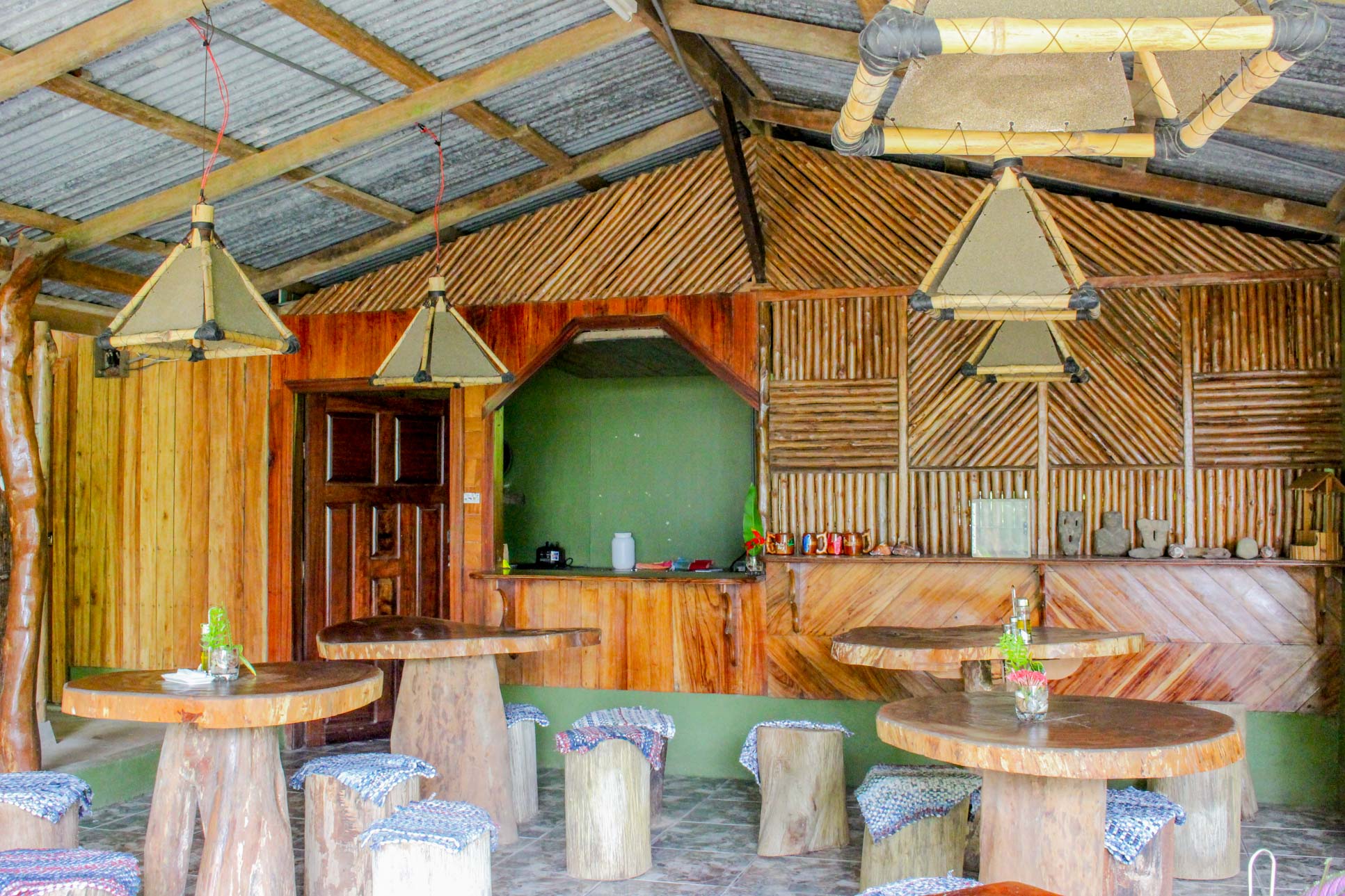 restaurant daytime 10.jpg