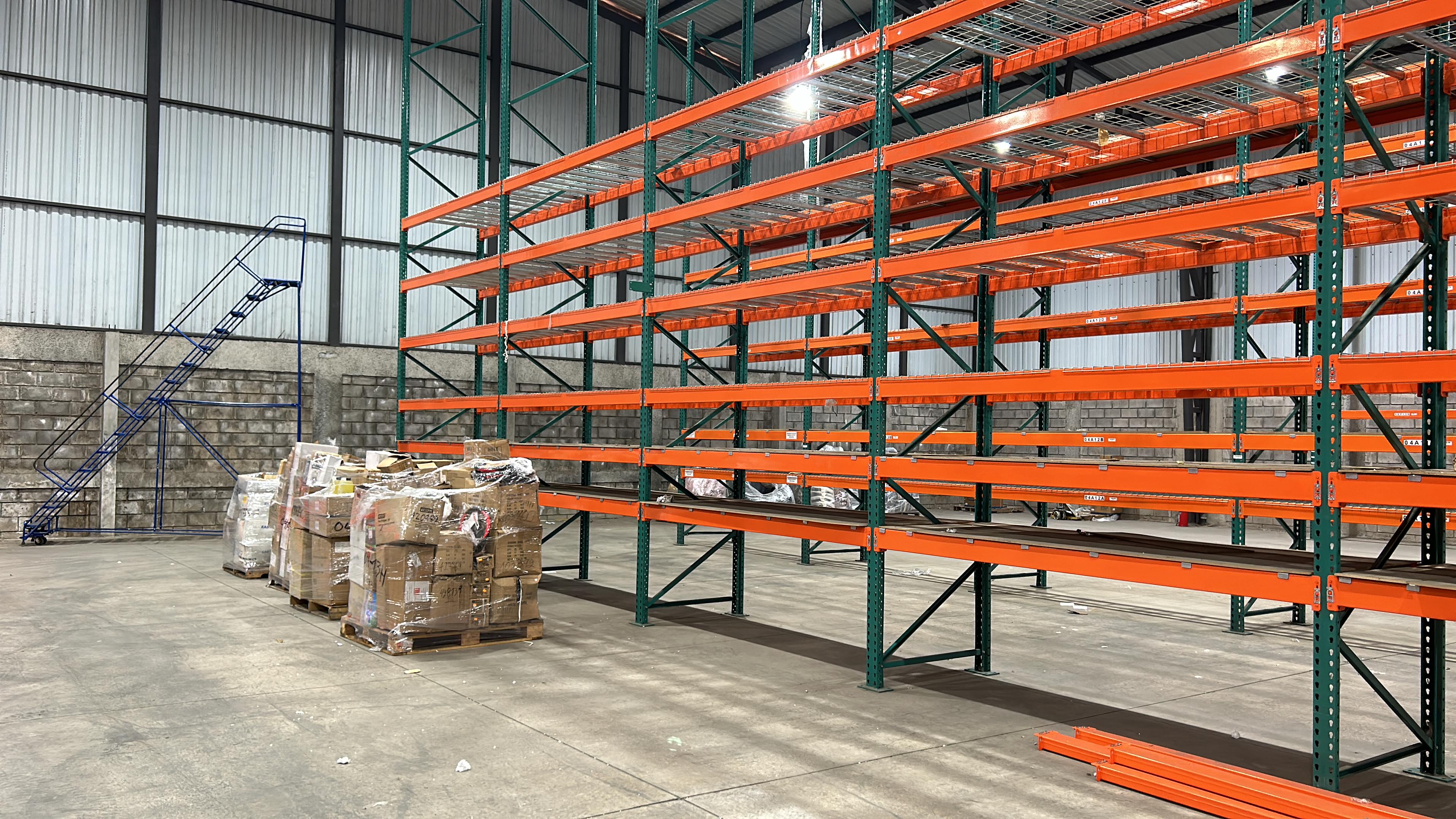 expansive warehouse for sale in san francisco de dos rios view 019.jpg