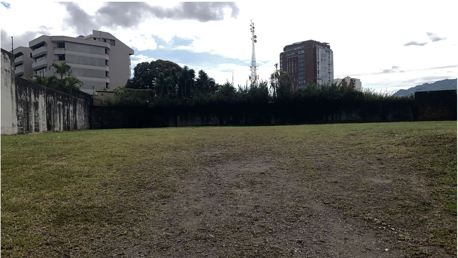 skyscraper site in rohrmoser view 002.jpg