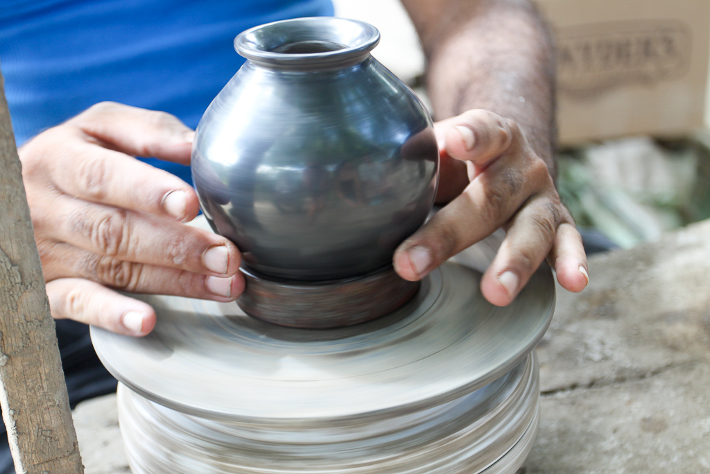 chorotega pottery spinning 14.jpg