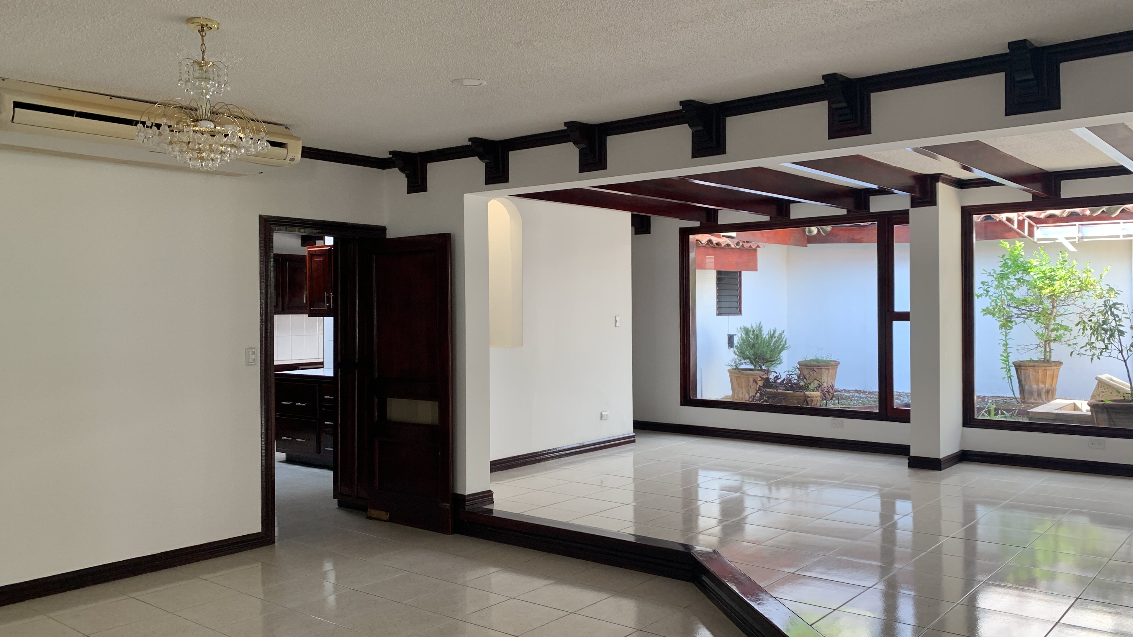 commercial use house for sale in san pedro view 014.jpg