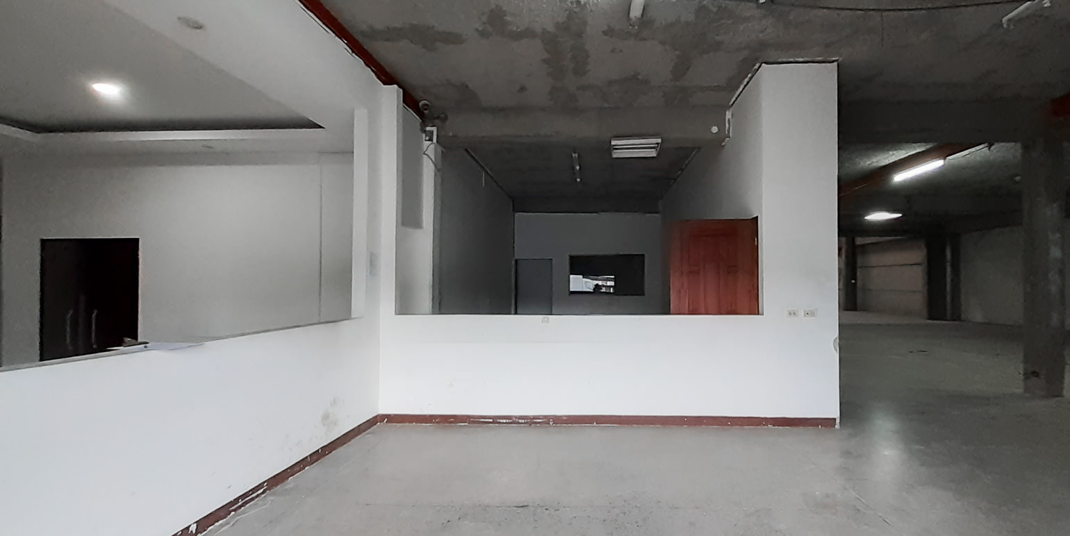 spacious industrial warehouse available in san jose view 001.jpg
