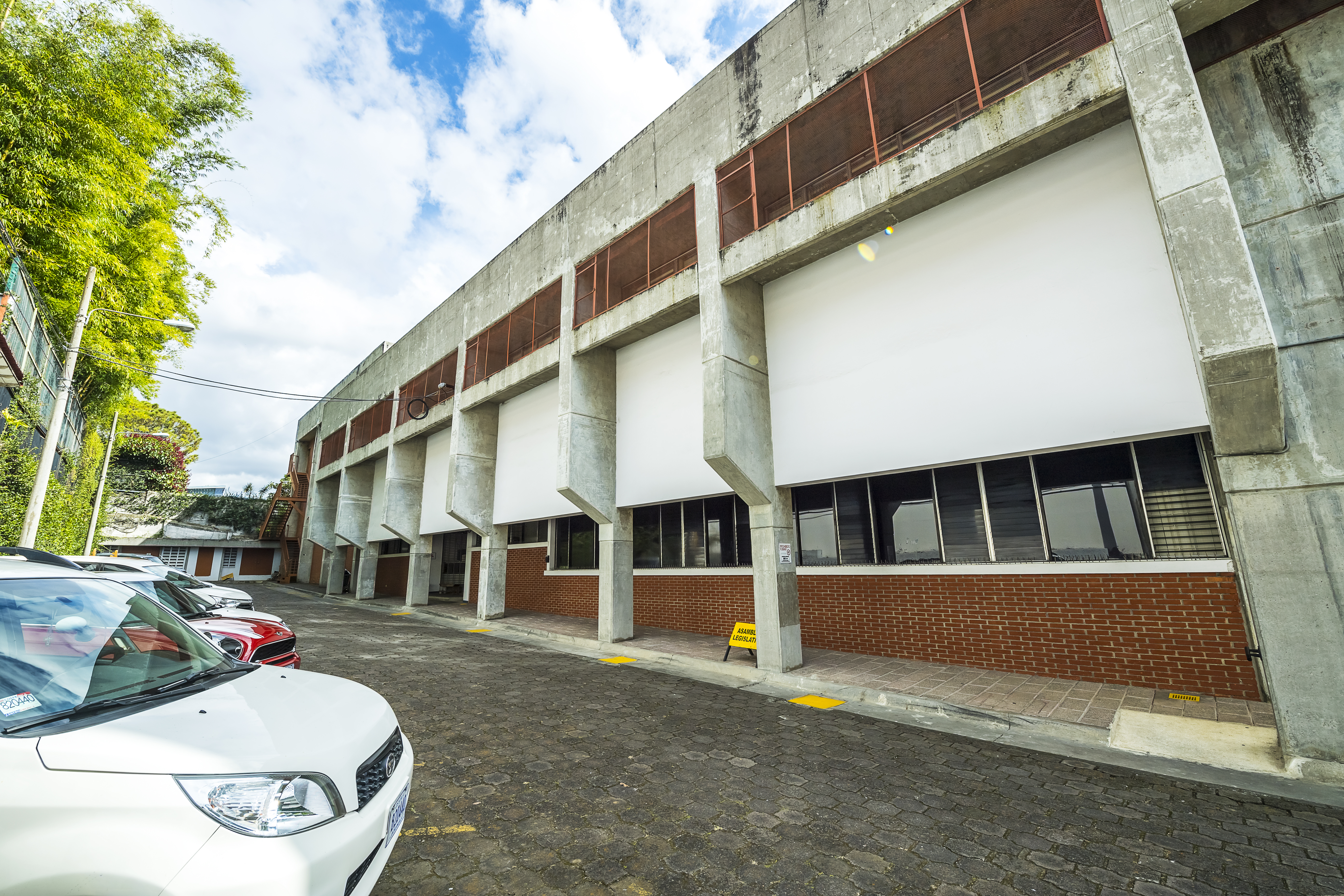 office buidling complex for lease or sale in los yoses view 005.jpg