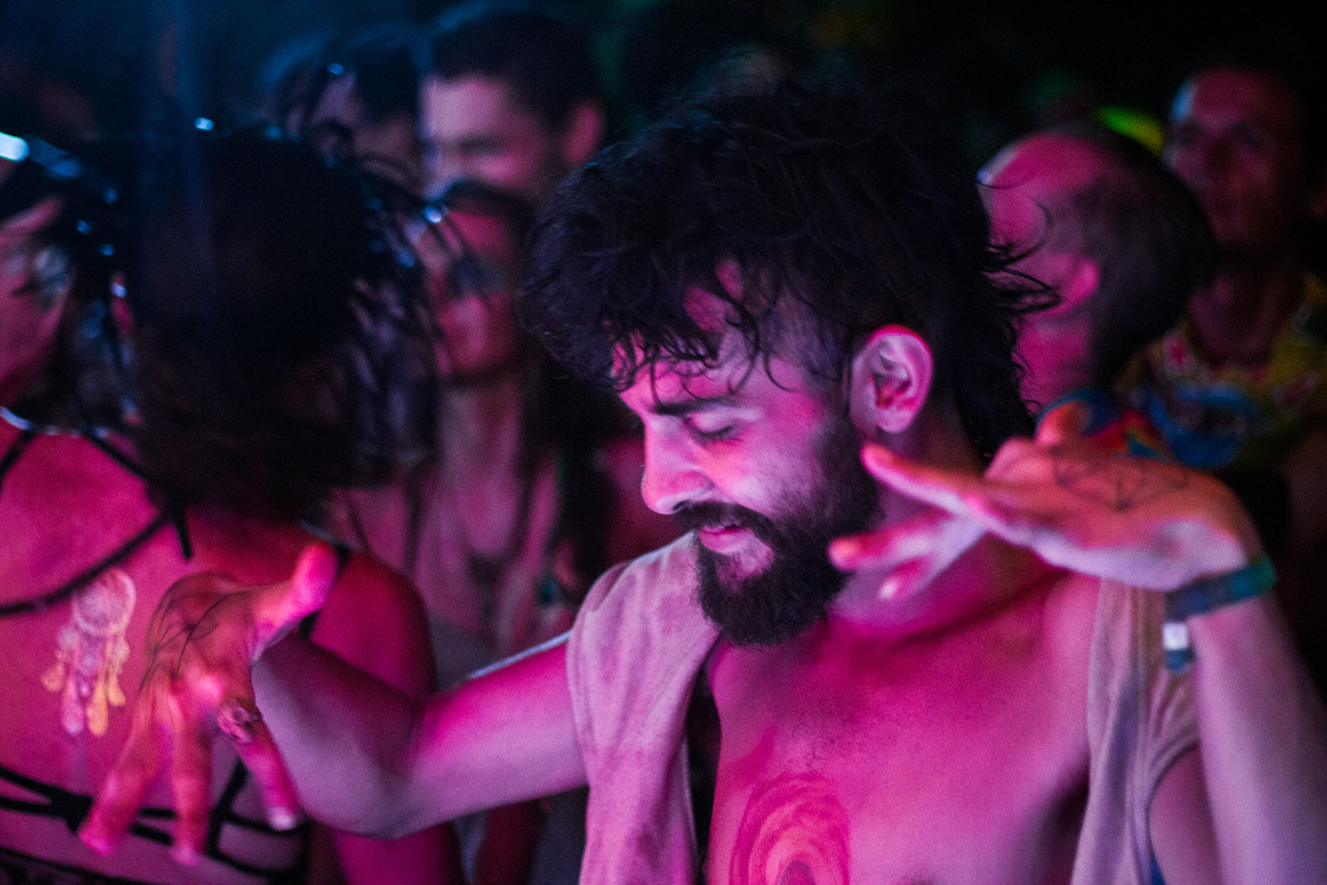 Dancing Under The Red Light Envision Festival Costa Rica