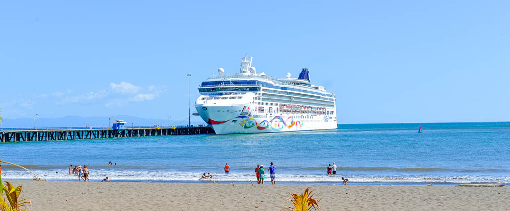 puntarenas-pier-cruise-ship